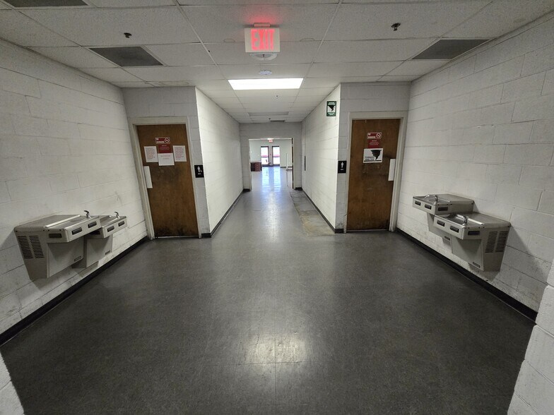 More Photos Of 2785 McCracken Rd, Hernando Manufacturing For Lease