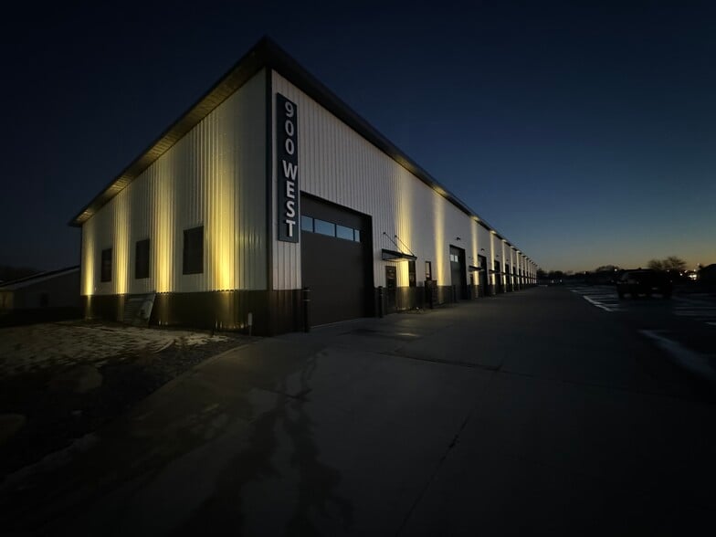 More Photos Of 900 W 25th St, South Sioux City Warehouse For Lease