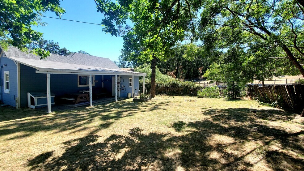 More Photos Of 14600 S Highway 101, Hopland Winery Vineyard For Sale