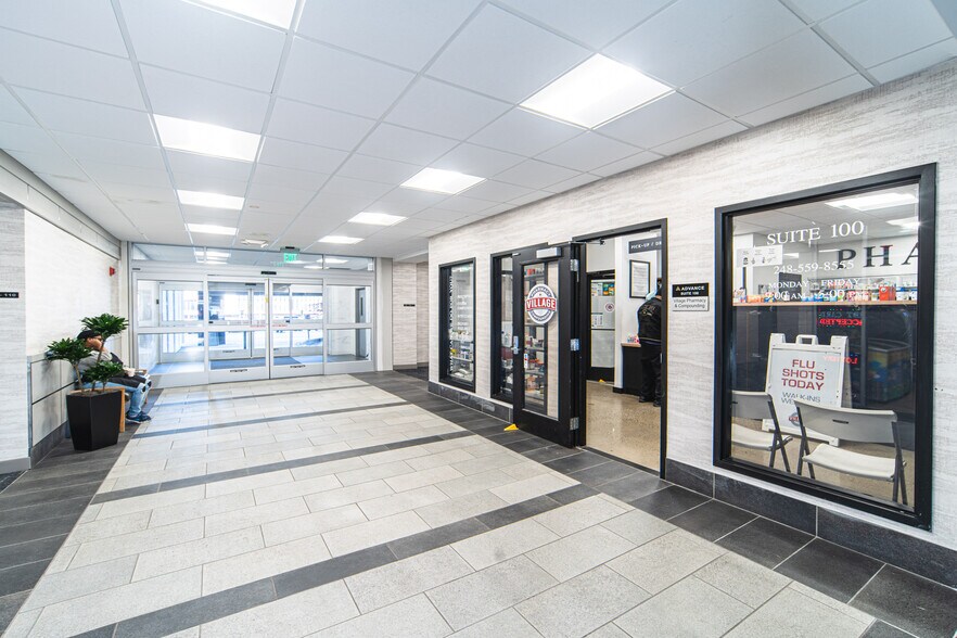 More Photos Of 23077 Greenfield Rd, Southfield Medical For Lease