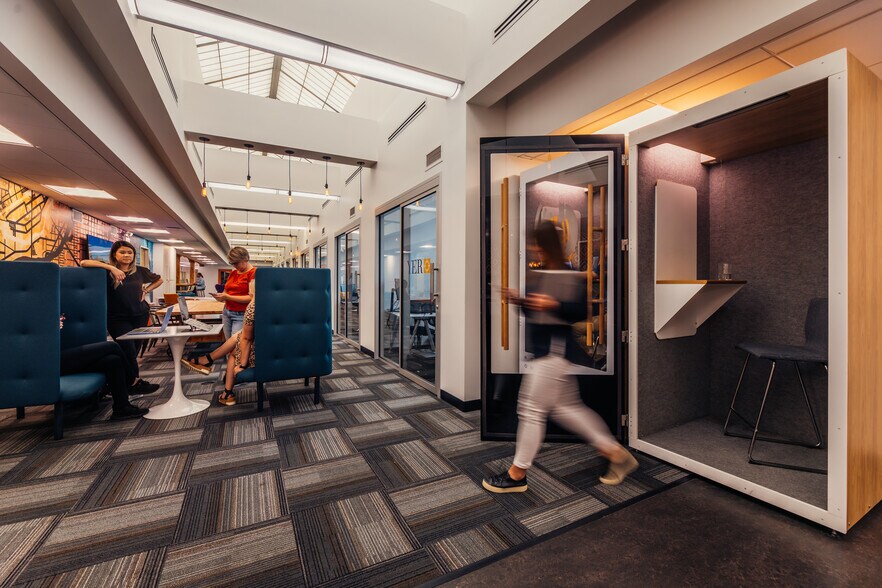More Photos Of 73 W Monroe St, Chicago Coworking Space