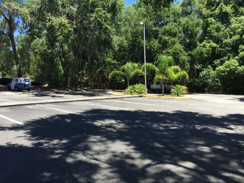 More Photos Of 2301 Park Ave, Orange Park Office For Lease
