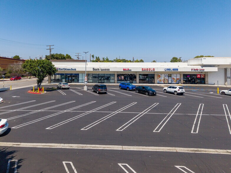 More Photos Of 3000-3130 S Sepulveda Blvd, Los Angeles Unknown For Lease