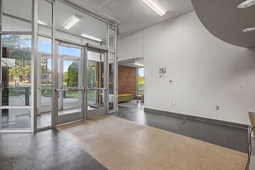 More Photos Of 3520 Alexandria Pike, Newport Apartments For Sale