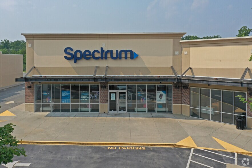 More Photos Of 360-430 E Hanes Mill Rd, Winston-Salem Unknown For Lease