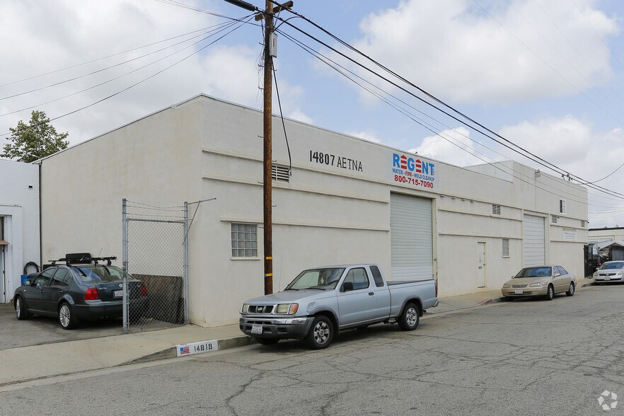 More Photos Of 14807 Aetna St, Van Nuys Service For Lease