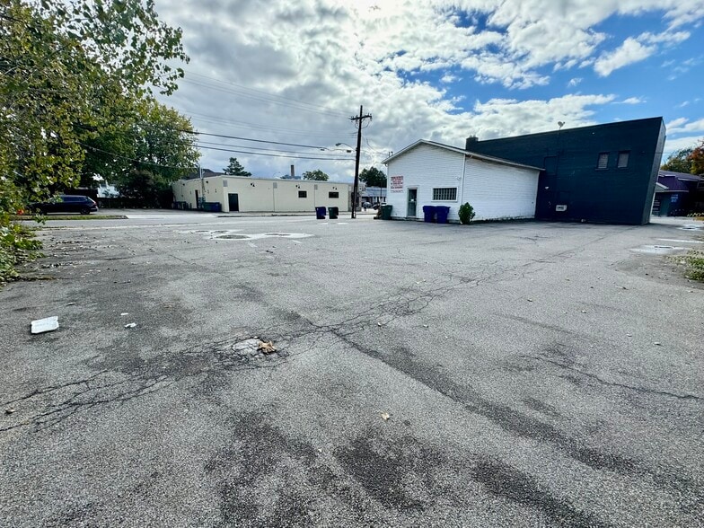 More Photos Of 820 Abbott Rd, Buffalo Storefront Retail Residential For Lease