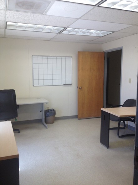 More Photos Of 2401 Sivley Rd, Artesia Truck Terminal For Sale