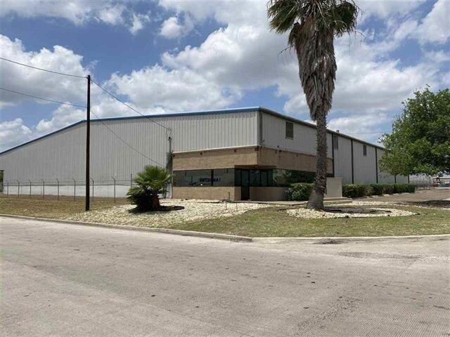 More Photos Of 14202 Atlanta Dr, Laredo Warehouse For Lease
