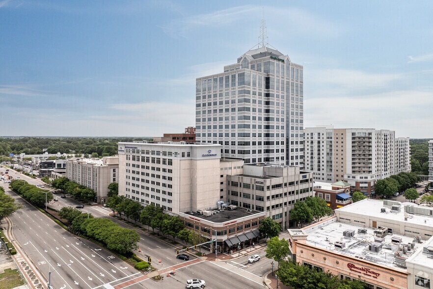 More Photos Of 222 Central Park Ave, Virginia Beach Office For Lease