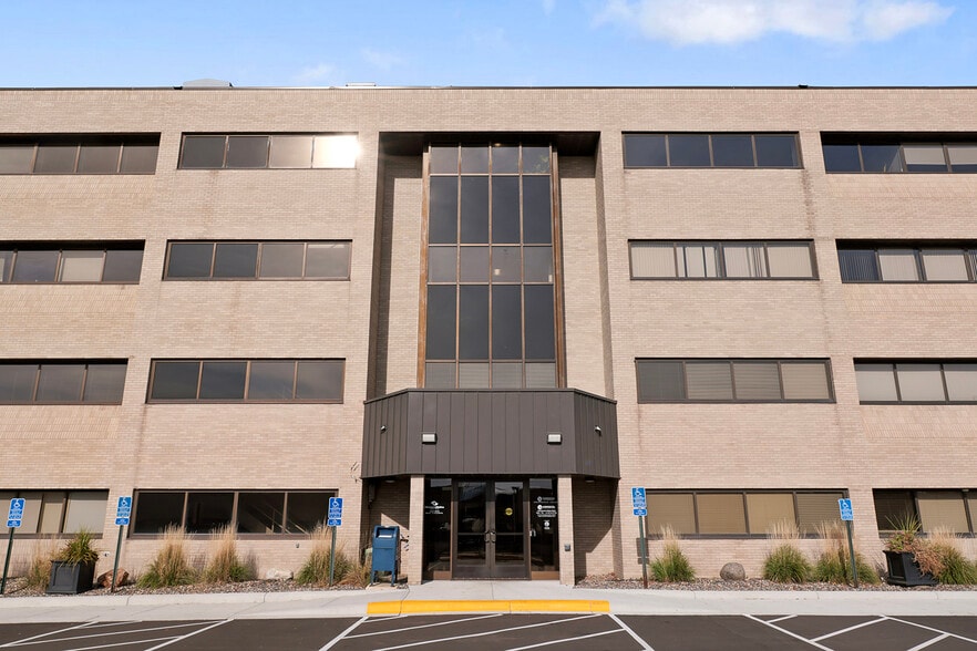 More Photos Of 9801 S Dupont Ave, Bloomington Office For Lease
