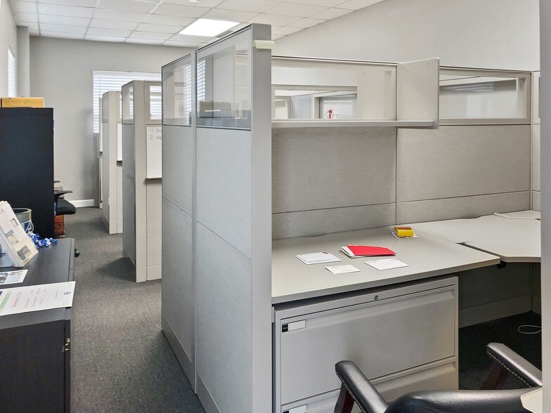 More Photos Of 102 E Walker St, League City Office For Sale