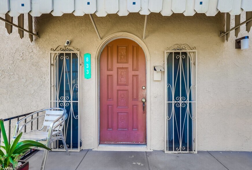 More Photos Of 833 N Ridgewood Pl, Los Angeles Apartments For Sale