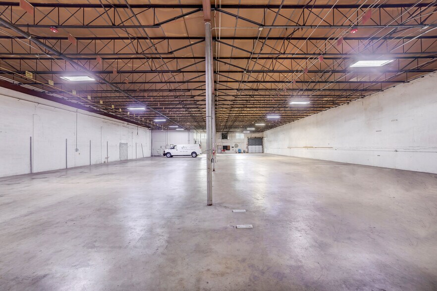 More Photos Of 7725 W 2nd Ct, Hialeah Warehouse For Sale