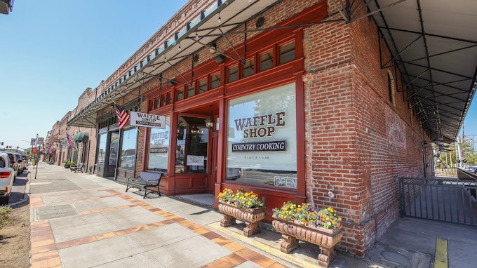 More Photos Of 400-490 Lincoln Blvd, Lincoln Unknown For Lease