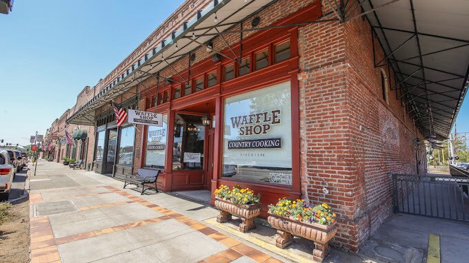 More Photos Of 448 Lincoln Blvd, Lincoln General Retail For Lease