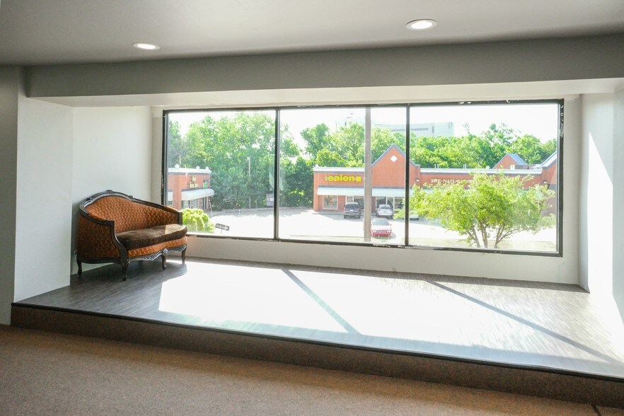More Photos Of 6001 Nw Expressway, Oklahoma City Office For Sale