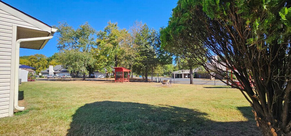 More Photos Of 401 N Cumberland Ave, Russellville Apartments For Sale