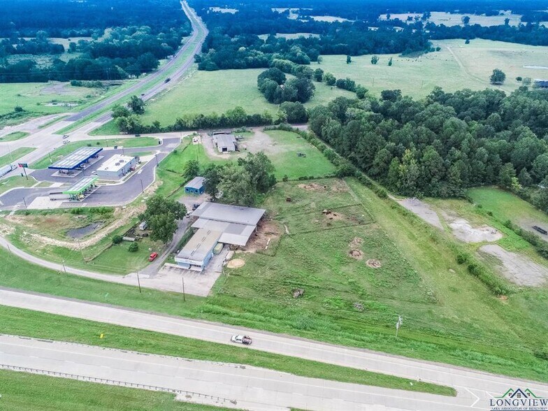 More Photos Of 1024 US Highway 59 N, Carthage Veterinarian Kennel For Sale