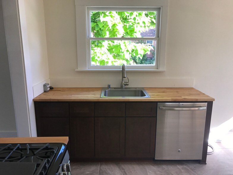 More Photos Of 800 S Center St, Reno Office Residential For Sale