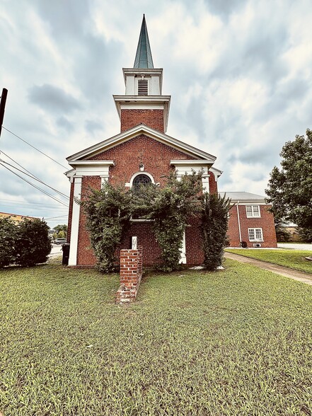 More Photos Of 2340 Rossville Blvd, Chattanooga Religious Facility For Lease
