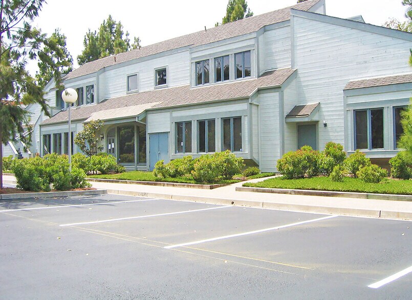 More Photos Of 1110 Eugenia Pl, Carpinteria Office For Lease