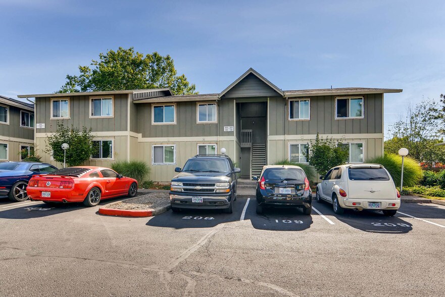 More Photos Of 2628 NE Red Sunset Dr, Gresham Apartments For Sale