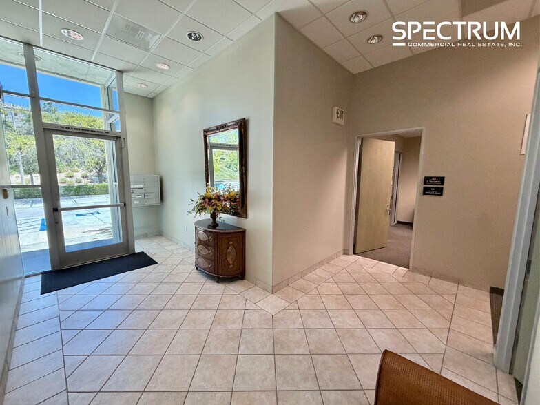 More Photos Of 27951 Smyth Dr, Valencia Office For Sale