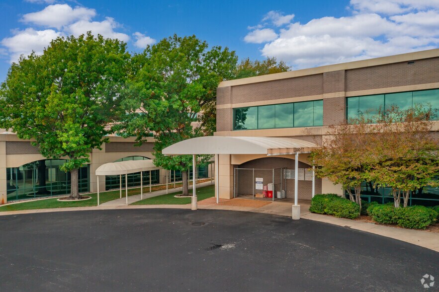 More Photos Of 9150 Huebner Rd, San Antonio Medical For Lease