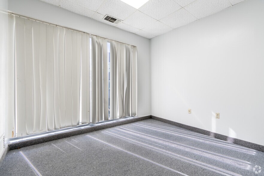More Photos Of 3385 Airways Blvd, Memphis Medical For Lease