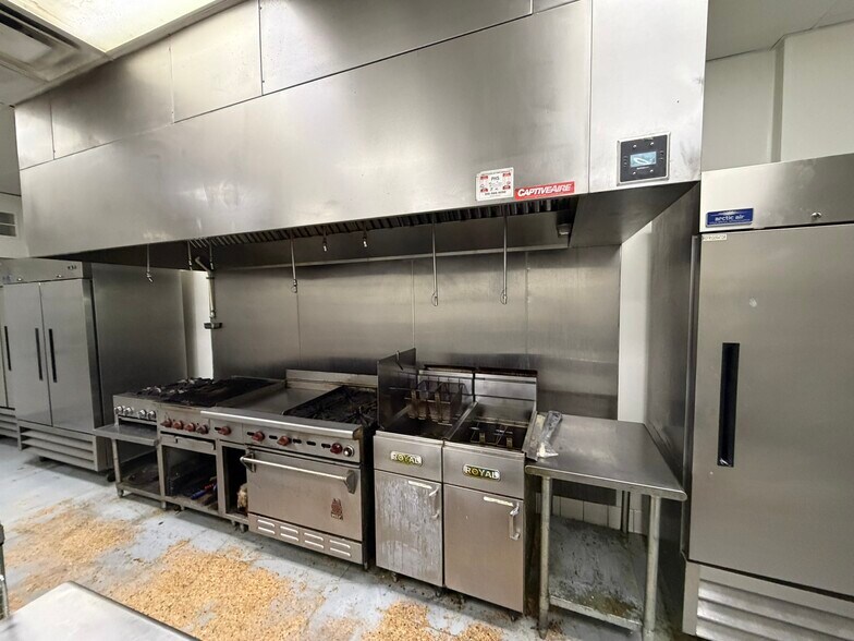 More Photos Of 331 E Weber Ave, Stockton Freestanding For Lease