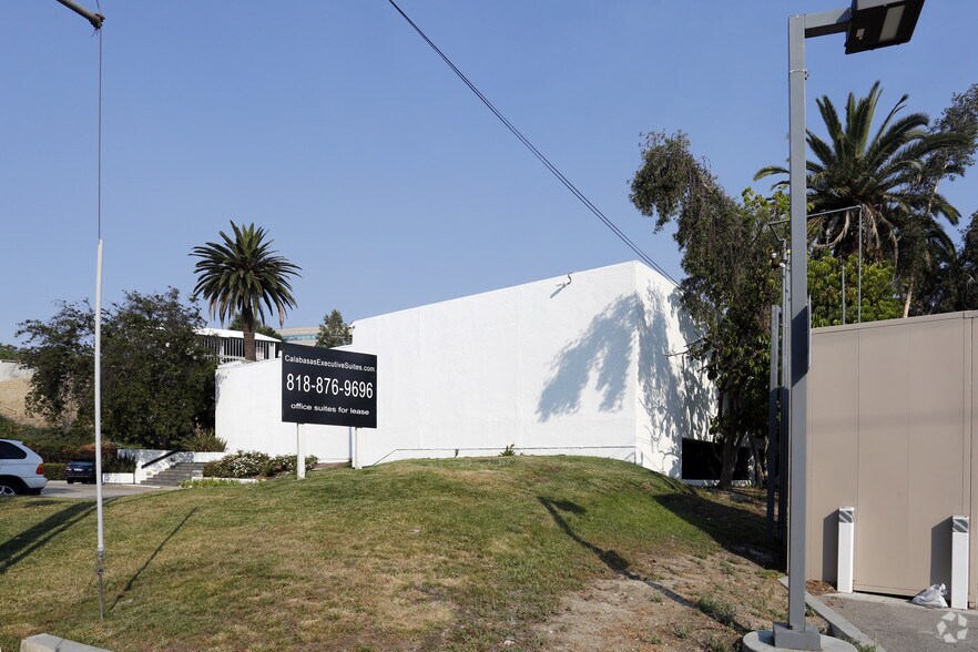 More Photos Of 5023 N Parkway Calabasas, Calabasas Office For Lease