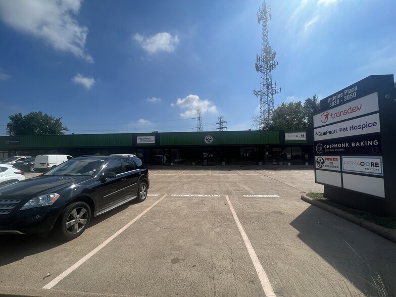 Primary Photo Of 3030-3050 Antoine Dr, Houston Storefront Retail Office For Lease