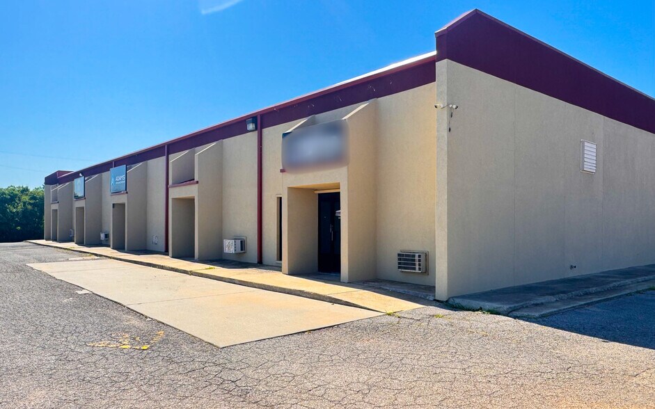 More Photos Of 3557 National Dr, Norman Warehouse For Lease