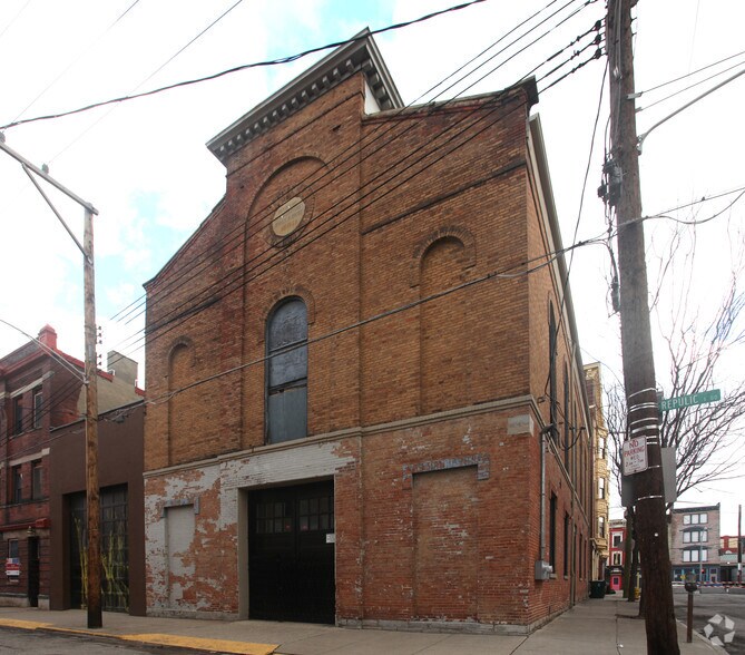 More Photos Of 14 W 15th St, Cincinnati Warehouse For Lease