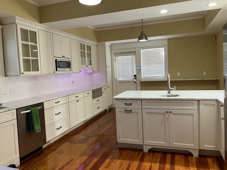 More Photos Of , Tampa Office For Sale