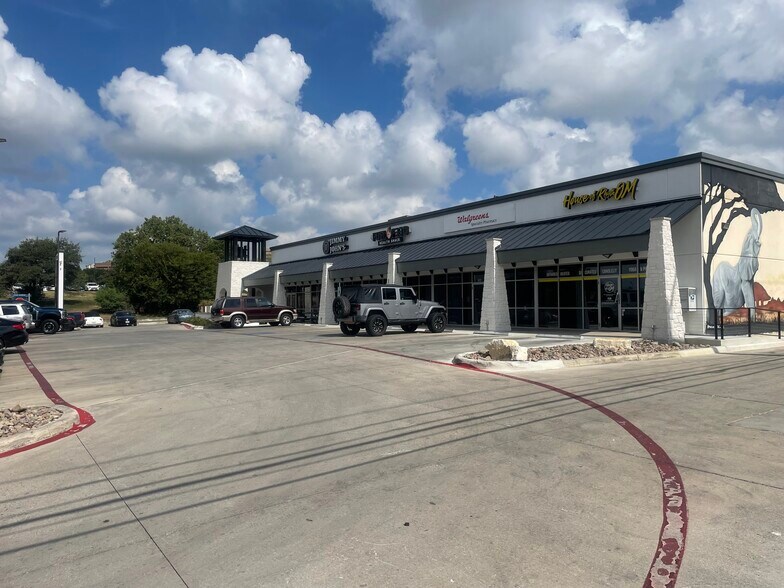 More Photos Of 7302 Louis Pasteur Dr, San Antonio Storefront For Lease