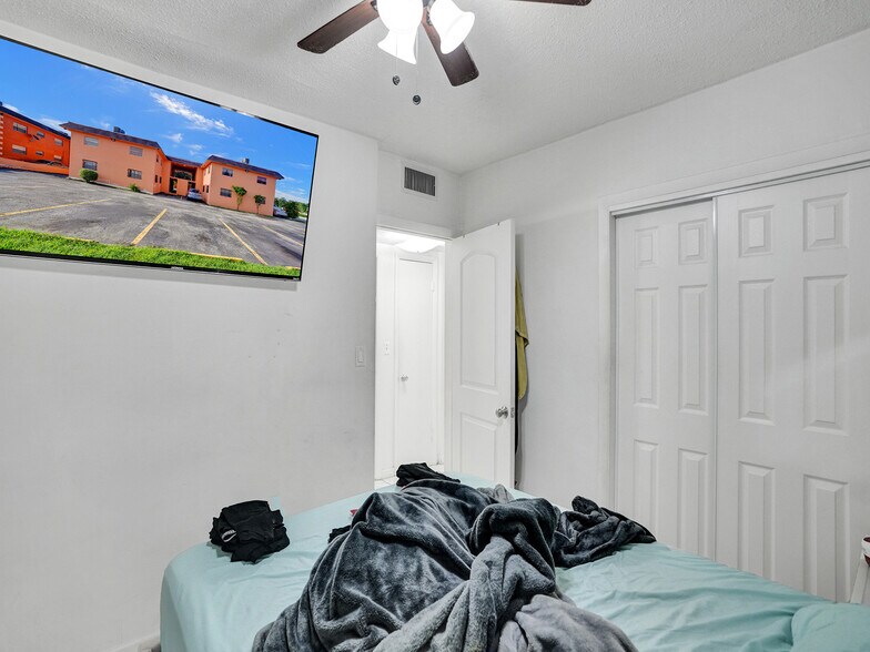 More Photos Of 720 W 16th, Hialeah Apartments For Sale