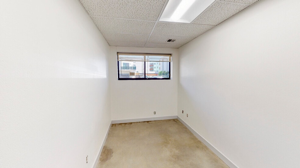 More Photos Of 4425 W Riverside Dr, Burbank Office For Lease