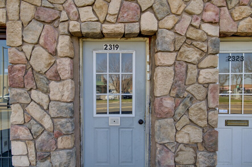 More Photos Of 2319 Vinton St, Omaha Office Residential For Sale