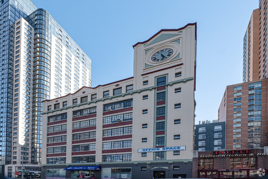 More Photos Of 325 Gold St, Brooklyn Office For Lease