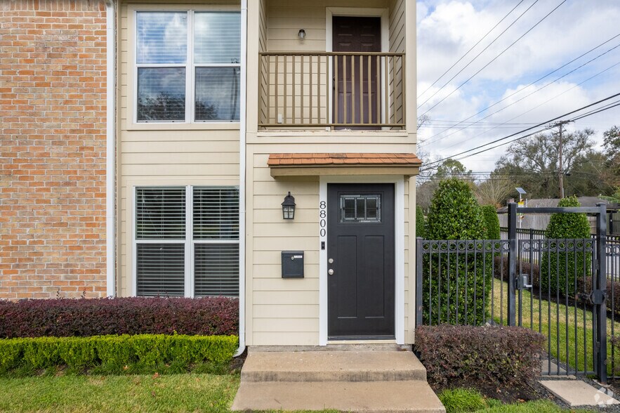 More Photos Of 8800-8888 Kempwood Dr, Houston Apartments For Sale