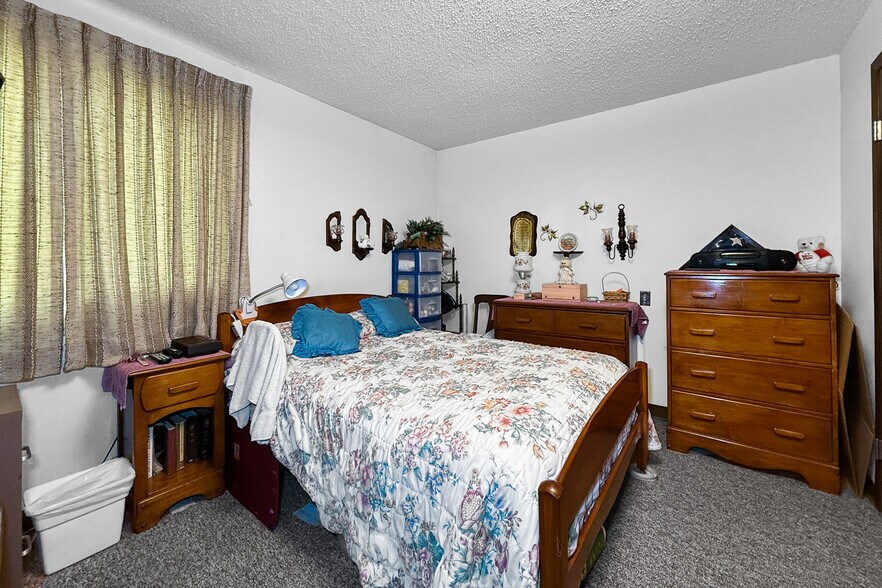 More Photos Of 704 E Mapleleaf Dr, Mount Pleasant Apartments For Sale