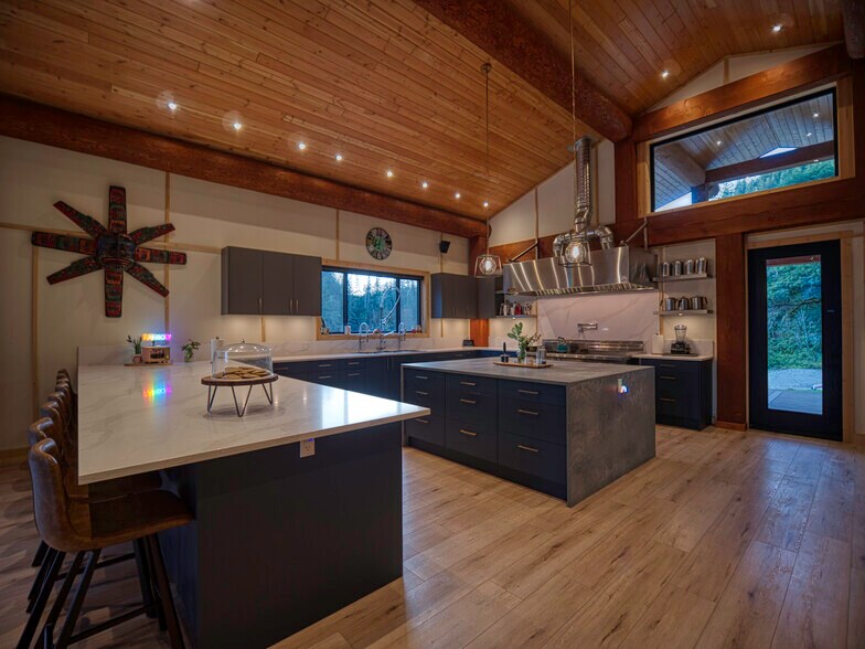 More Photos Of 13168 Powell Lake, Powell River Hotel For Sale