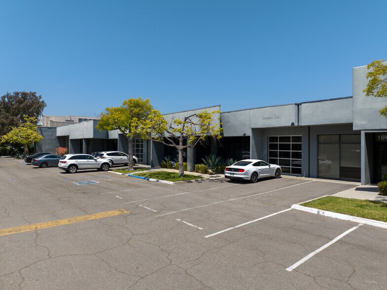 More Photos Of 1631-1645 16th St, Santa Monica Light Manufacturing For Lease