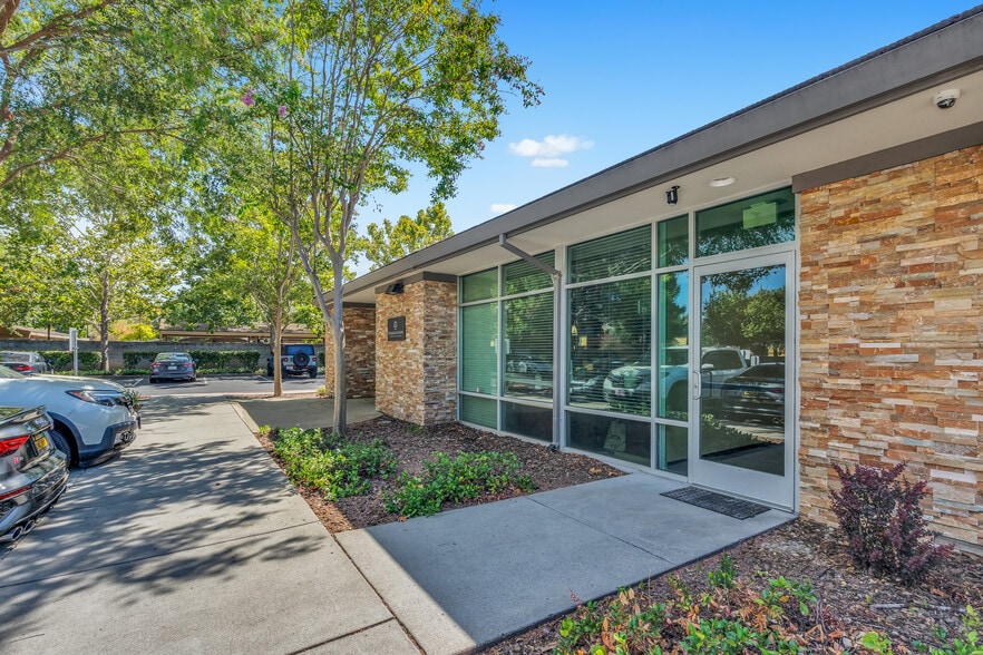 More Photos Of 1930 Del Paso Rd, Sacramento Medical For Sale