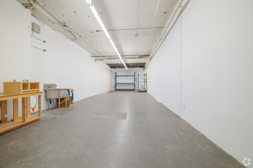 More Photos Of 5550 Rue Fullum, Montréal Loft Creative Space For Lease