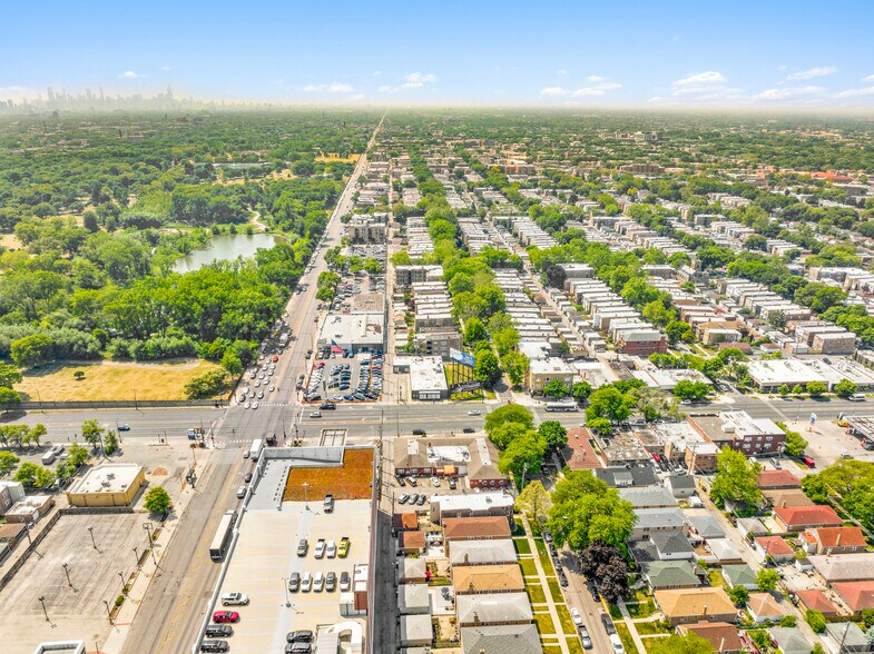 More Photos Of 2415 W Peterson Ave, Chicago Restaurant For Lease