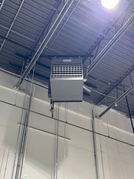 More Photos Of 1201-1217 W Remington Blvd, Romeoville Warehouse For Sale