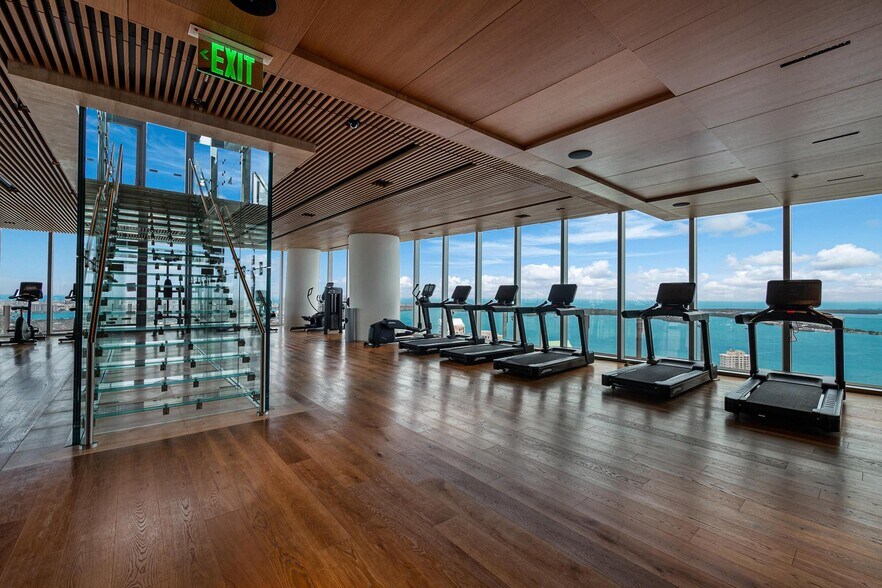 More Photos Of 300 Biscayne Boulevard Way, Miami Apartments For Lease